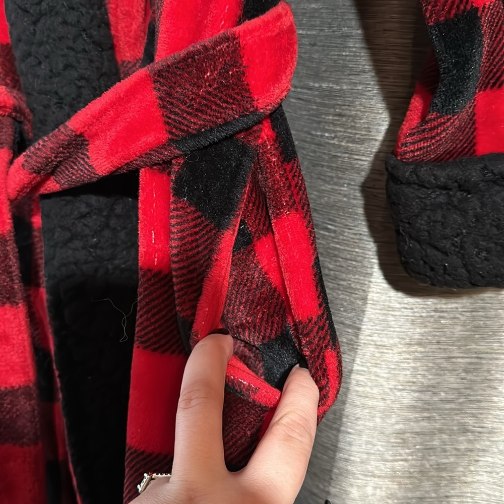 Buffalo Checkered Long Fuzzy Robe - Picture 5 of 8